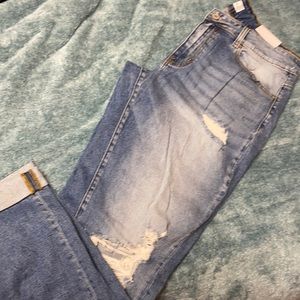 Boyfriend fit, Distressed KanCan Jeans
